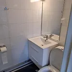 Sleep In בית אירוח